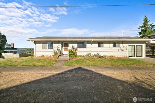 404 11th St, Raymond, WA, 98577-2003 | Card Image