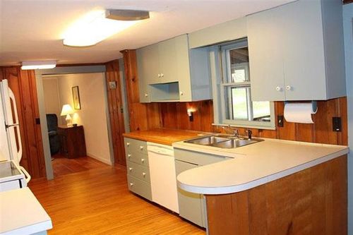 270 E Side Dr, Concord, NH, 03301-5471 | Card Image