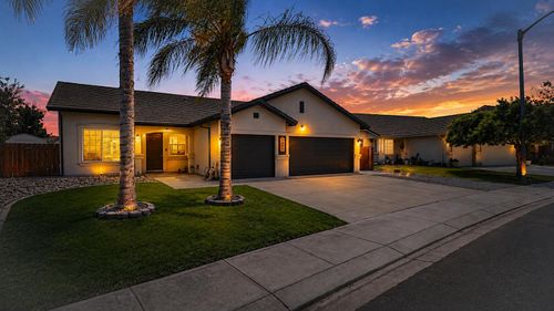 1880 Basil Dr, Manteca, CA, 95336-8537 | Card Image