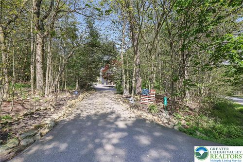 3605 Cedar Ln, Tobyhanna, PA, 18466-8281 | Card Image