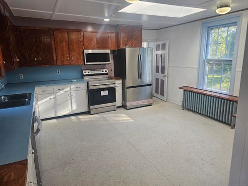 10 N Lake St, Litchfield, CT, 06759-3459 | Card Image