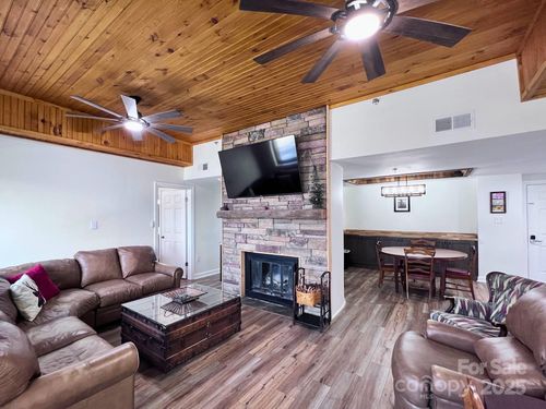 unit-2115-303 Sugar Top Dr, Sugar Mountain, NC, 28604-8739 | Card Image