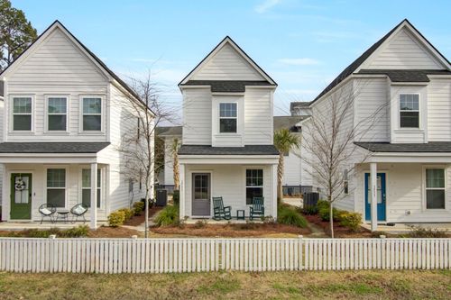 1531 Foster Creek Rd, Hanahan, SC, 29410-4727 | Card Image