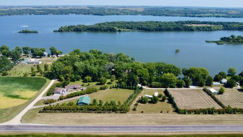 48481 Baileys Bay Rd, Big Stone City, SD, 57216-8211 | Card Image