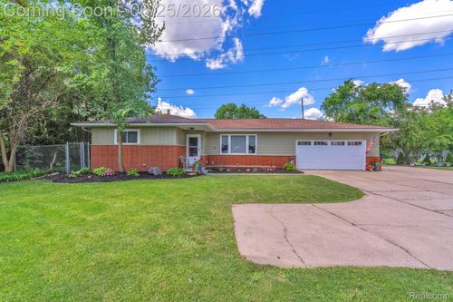 8016 Pardee Rd, Taylor, MI, 48180-2322 | Card Image