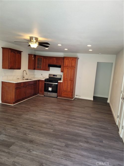 1034 El Camino Dr, Costa Mesa, CA, 92626-5557 | Card Image