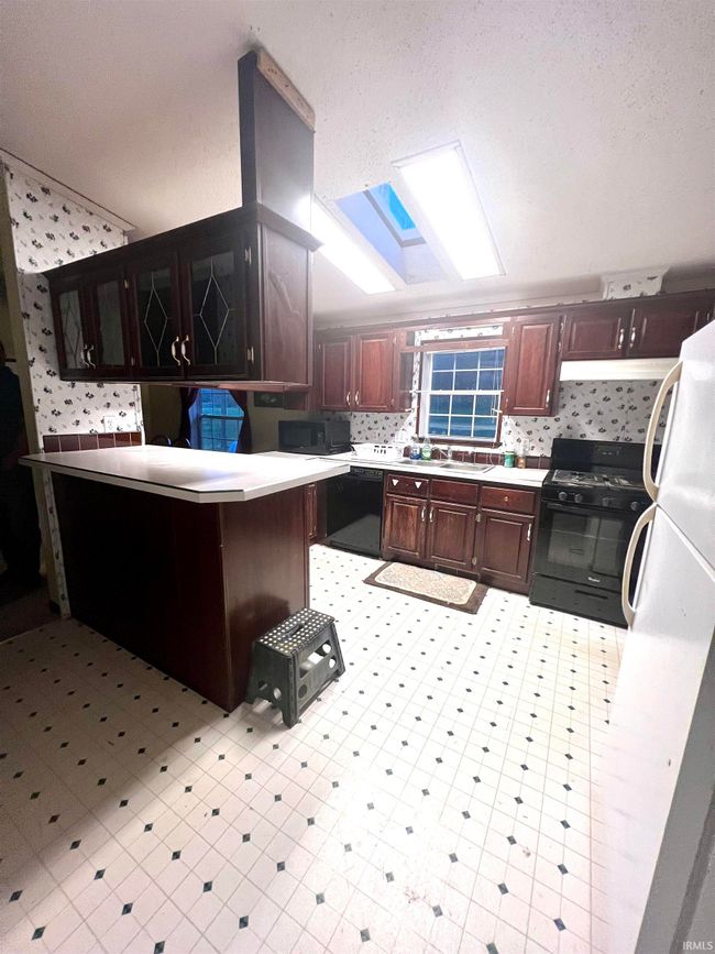 4055 S Mill Rd, House other with 3 bedrooms, 2 bathrooms and null parking in Carbon IN | Image 7