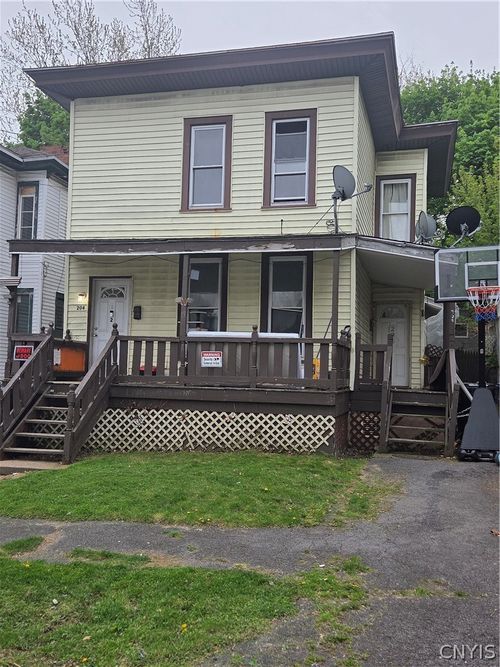 204 Beecher St, Syracuse, NY, 13203-1547 | Card Image