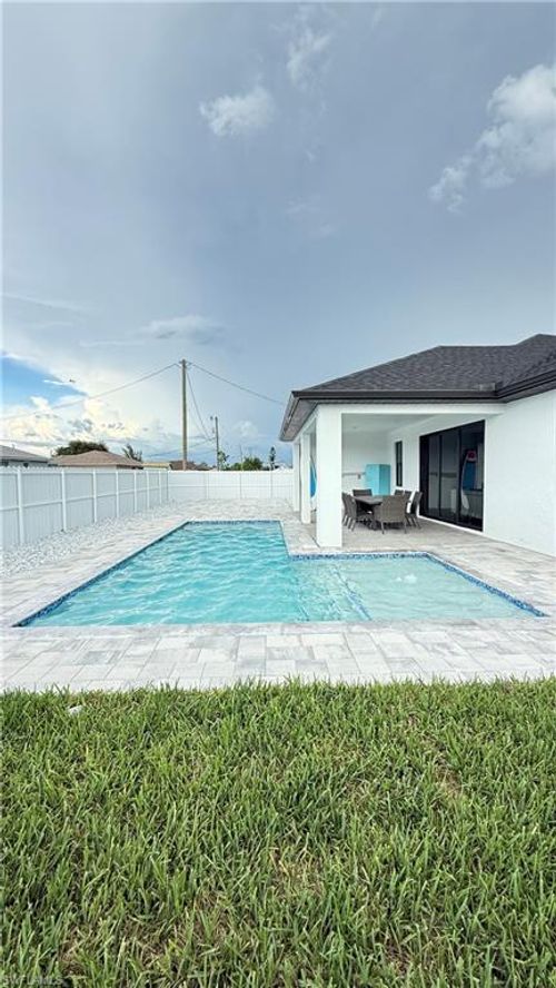 3 Tropicana Pkwy E, Cape Coral, FL, 33909-1924 | Card Image