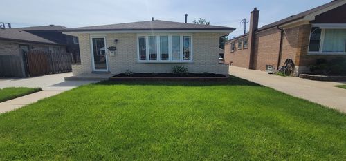 8738 S Troy Ave, Evergreen Park, IL, 60805-1031 | Card Image