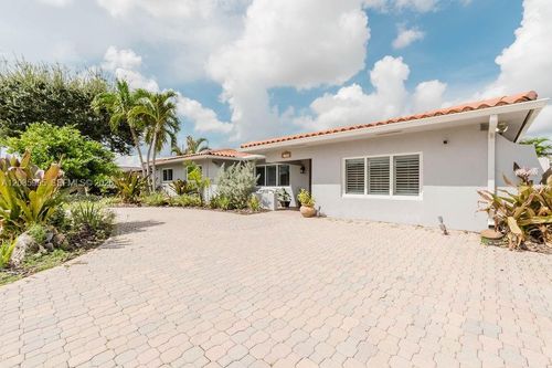 1732 Sw 103rd Pl, Miami, FL, 33165-7322 | Card Image