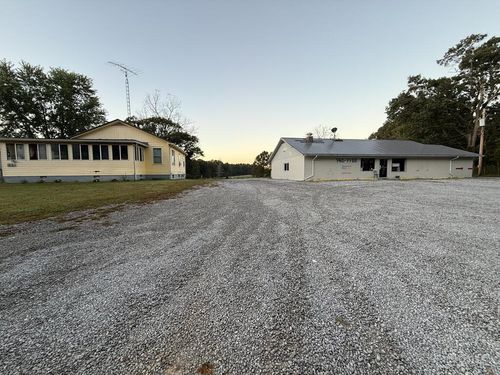 1661 Deer Lodge Hwy, Deer Lodge, TN, 37726-4422 | Card Image