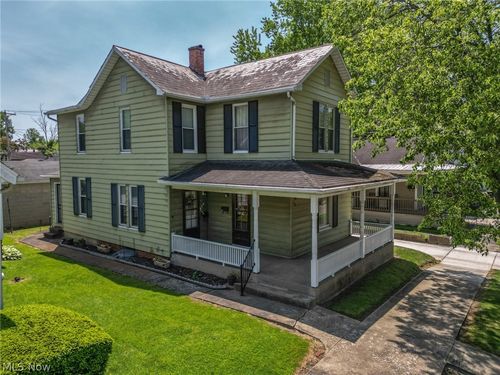 210 E Montgomery St, Marietta, OH, 45750-1807 | Card Image