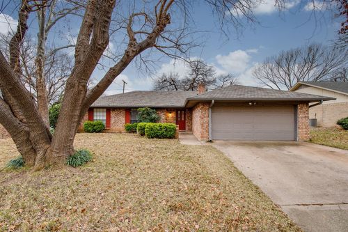 5718 Sagebrush Trl, Arlington, TX, 76017-1117 | Card Image