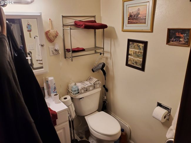 160 Spring St, House other with 3 bedrooms, 3 bathrooms and null parking in Gardiner OR | Image 9
