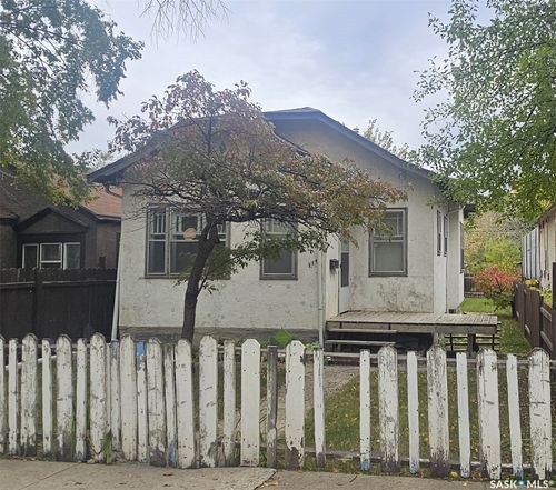 114 N Avenue S, Saskatoon, SK, S7M2M7 | Card Image