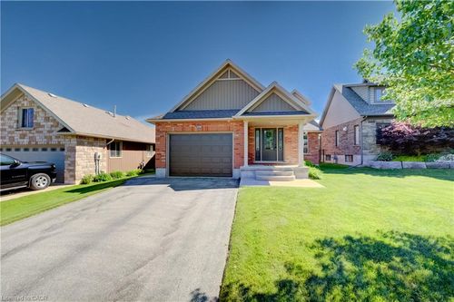 108 Ruby'S Cres, Mount Forest, ON, N0G2L2 | Card Image