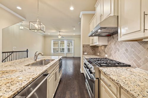 11829 Terraza Cir, Austin, TX, 78726-2352 | Card Image