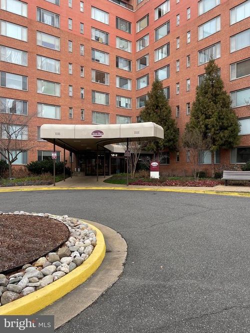 apt-331-1111 Arlington Blvd, ARLINGTON, VA, 22209-3203 | Card Image