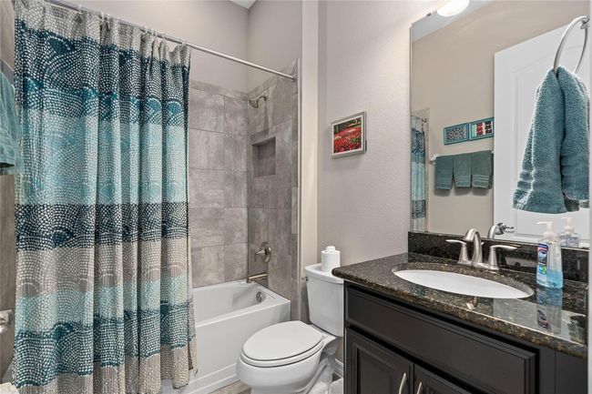 Bathroom 3 is adjacent to Bedroom 2 | Image 5