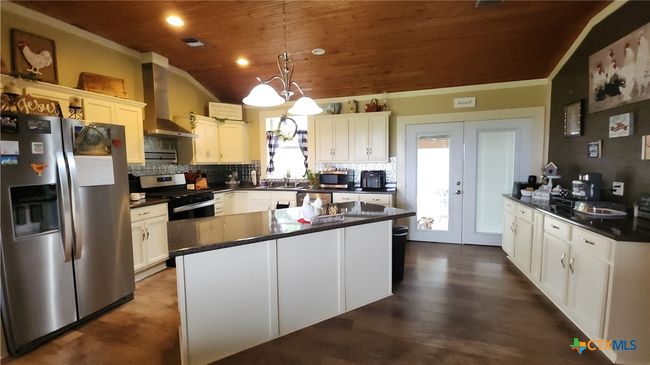 5596 Fm 616, House other with 4 bedrooms, 3 bathrooms and null parking in Vanderbilt TX | Image 12
