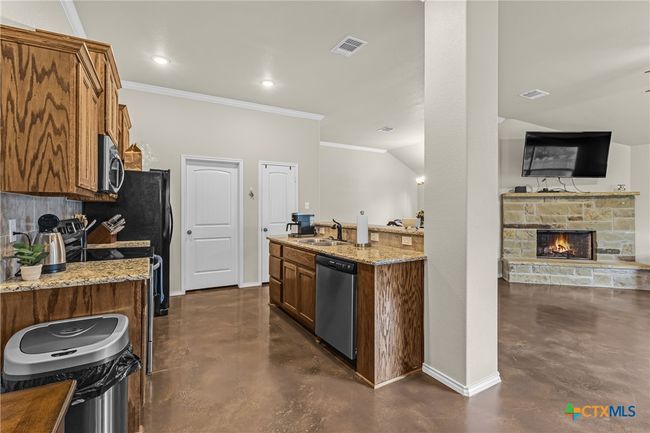 Laundry room door and Pantry Door | Image 16