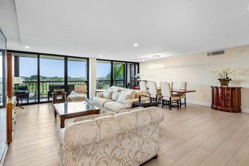 607-2450 Presidential Way, West Palm Beach, FL, 33401-1329 | Card Image