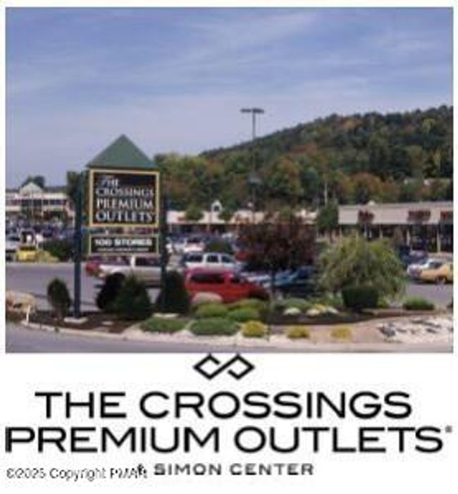 CROSSINGS OUTLET MALL | Image 31