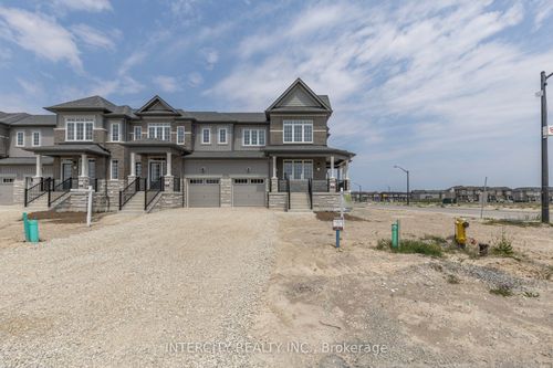 1 Avalon Dr, Wasaga Beach, ON, L9Z0M2 | Card Image
