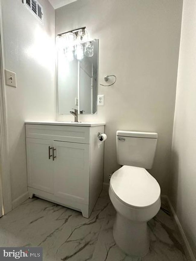 7851 W Point Ct, Townhouse with 3 bedrooms, 3 bathrooms and null parking in MANASSAS VA | Image 15