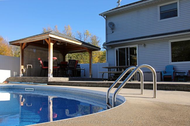 734 Short Point Rd, House other with 3 bedrooms, 3 bathrooms and 8 parking in Lyndhurst ON | Image 7