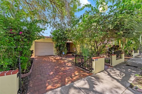 1712 Sw 13th St, Miami, FL, 33145-1402 | Card Image