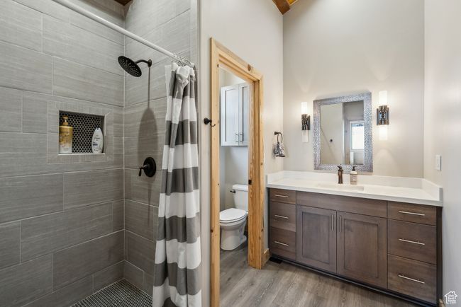 bathroom connected to bedroom 2 | Image 28