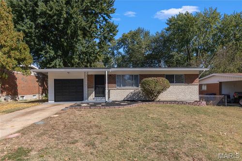 9800 Tullamoor Dr, Saint Louis, MO, 63136-3025 | Card Image