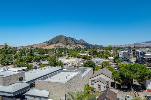 2475 Victoria Ave, SAN LUIS OBISPO, CA, 93401-5766 | Card Image