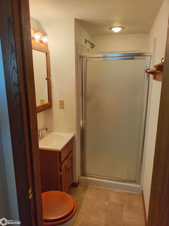 32669 Walnut Ave, Home with 3 bedrooms, 3 bathrooms and 2 parking in Coon Rapids IA | Image 17