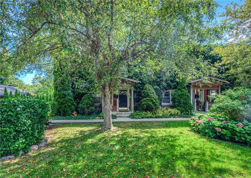 2-2432 1st St, Burlington, ON, L7R1C6 | Card Image