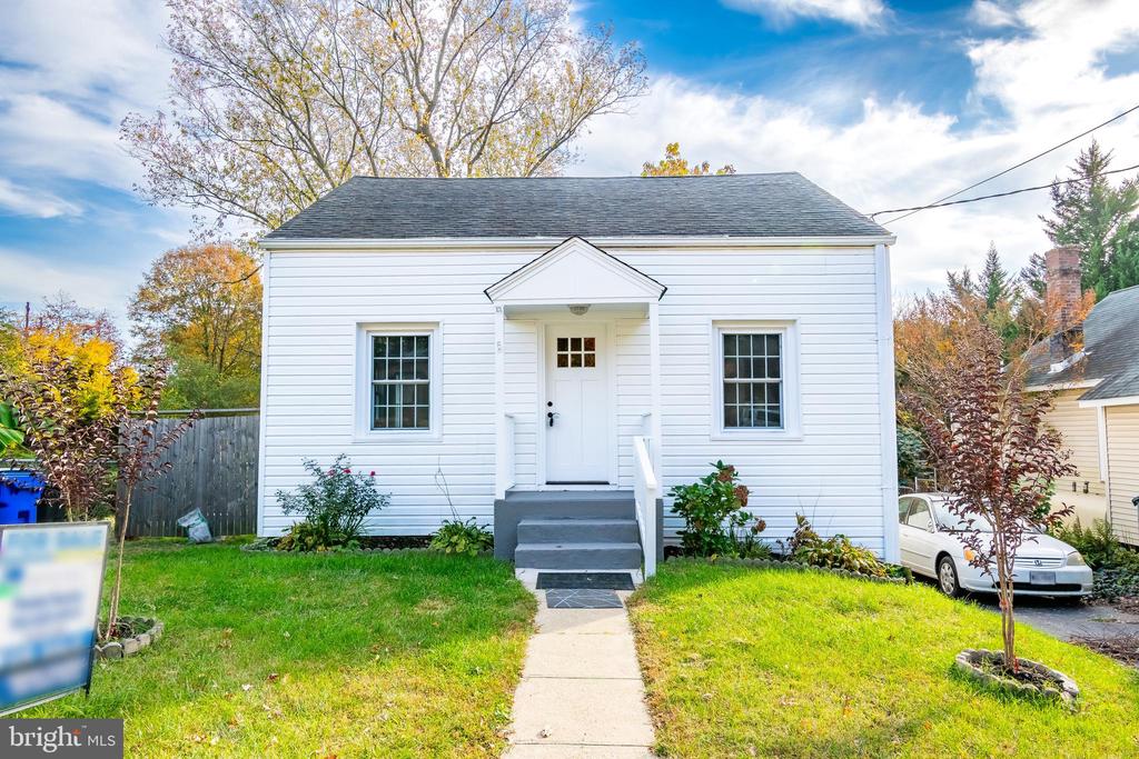 8th St, Bowie, MD 20720