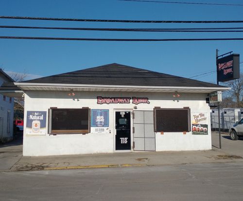 137 E Broadway St, Winchester, KY, 40391-2053 | Card Image