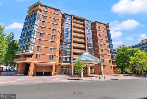 820-1001 N Randolph St, ARLINGTON, VA, 22201-5608 | Card Image