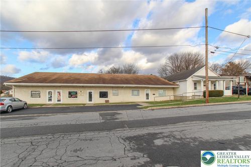 38 W 1st St, Wind Gap, PA, 18091-1501 | Card Image