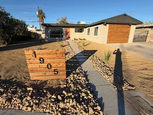 1905 Walker St, Las Vegas, NV, 89106-2656 | Card Image