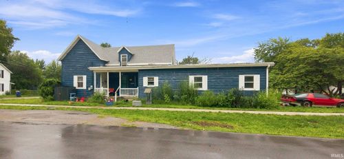 301 E Sycamore St, Silver Lake, IN, 46982-8949 | Card Image