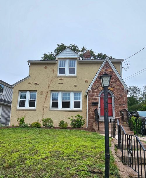 5 Graham Ave, West Haven, CT, 06516-5816 | Card Image
