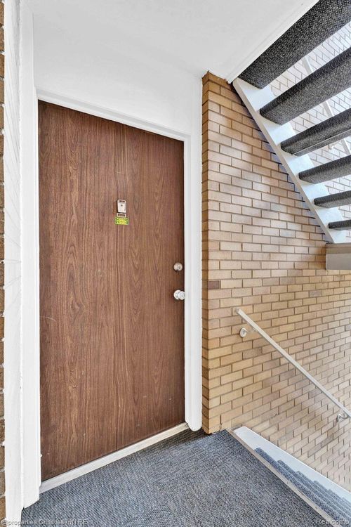 d-4909 Crooks Rd, Royal Oak, MI, 48073-1212 | Card Image