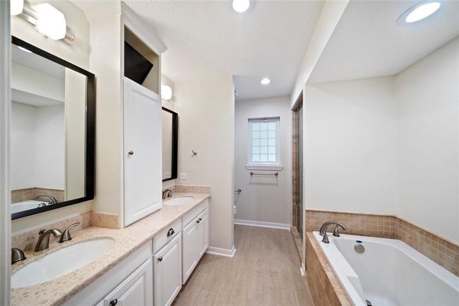 Primary bath | Image 22