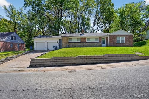 4334 Nelson Dr, Saint Louis, MO, 63121-3119 | Card Image