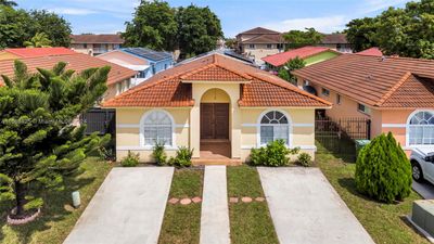 7717 W 30th Ln, House other with 3 bedrooms, 2 bathrooms and null parking in Hialeah FL | Image 3