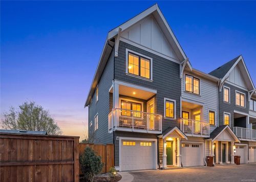 th19-3450 Whittier Ave, Victoria, BC, V8Z3R2 | Card Image