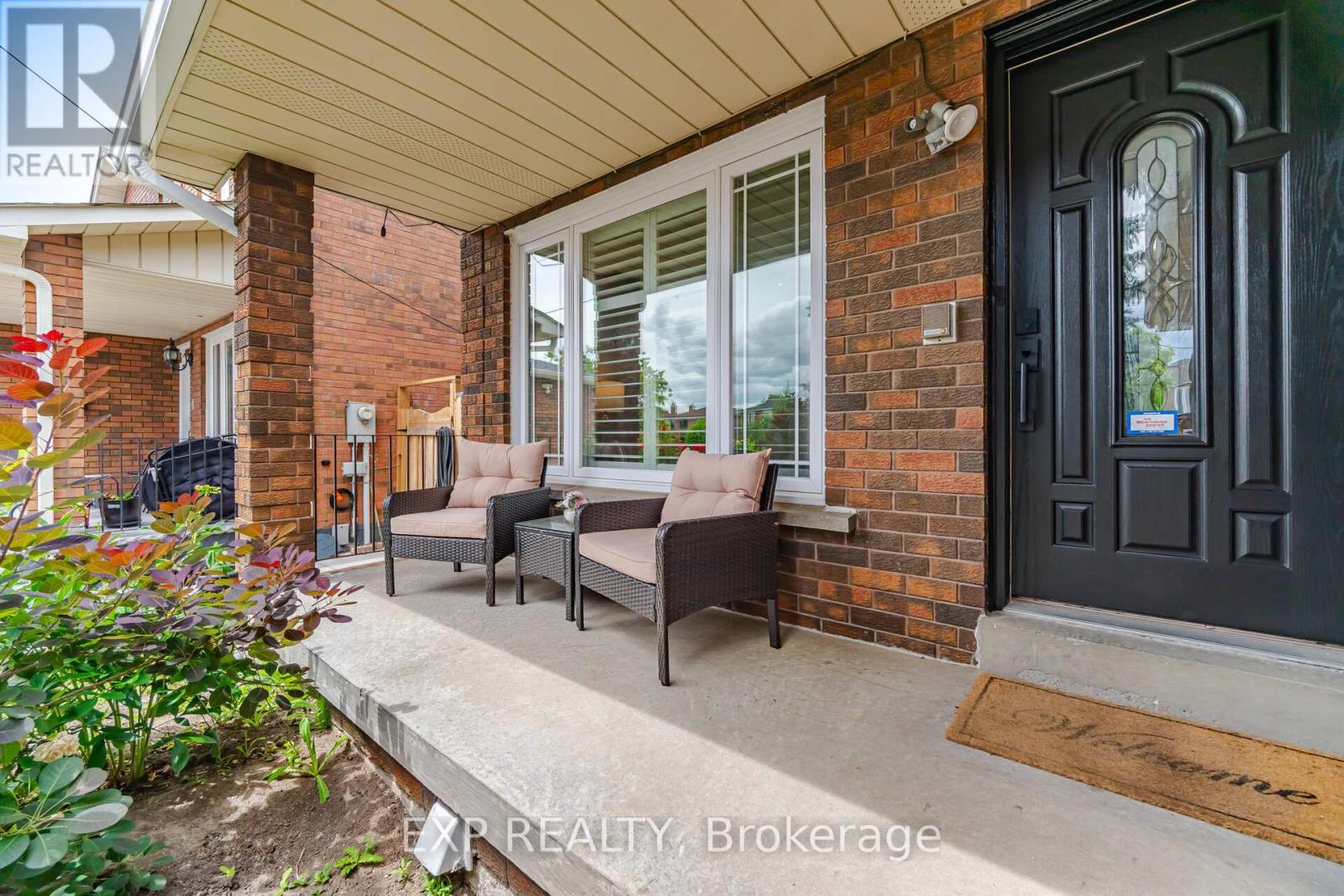 Residential in Vaughan (East Woodbridge) 3